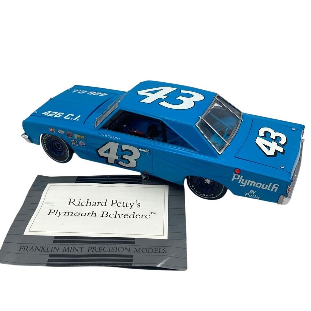 Franklin Mint Richard Petty Diecast 1967 Plymouth Belvedere #43 Nascar 1:24